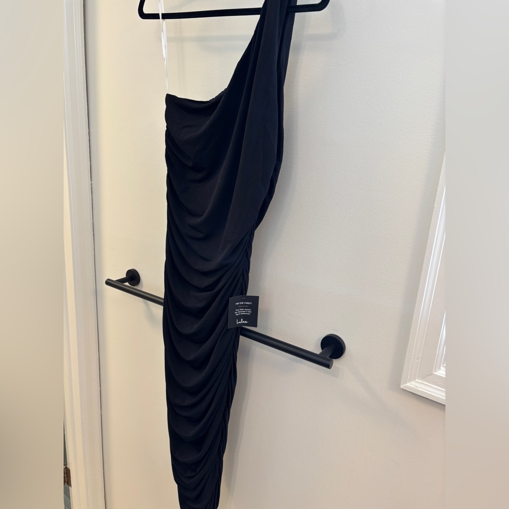 Lulus Total Appeal Black Ruched One-shoulder Bodycon Midi Dress - Size L - Picture 6 of 9